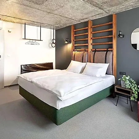 Boutique Mezi Svy 4*