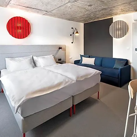 Boutique Mezi Svy 4* Градец-Кралове